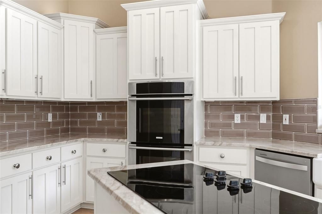 En Venta: $1,100,000 (4 camas, 3 baños, 3189 Pies cuadrados)