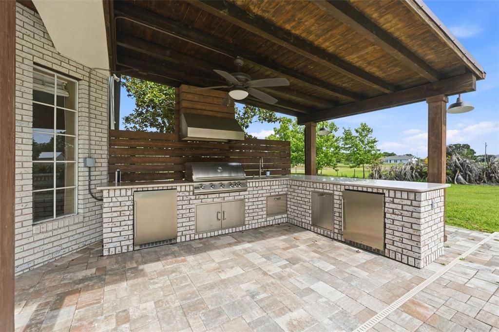 En Venta: $1,100,000 (4 camas, 3 baños, 3189 Pies cuadrados)