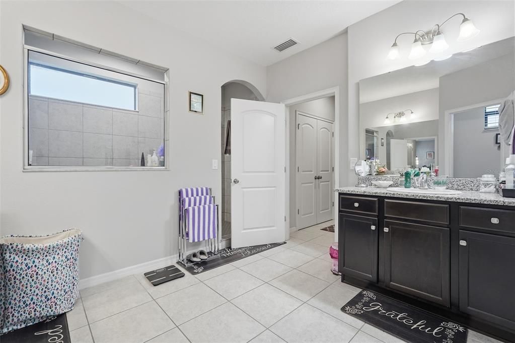 For Sale: $495,900 (4 beds, 4 baths, 3330 Square Feet)
