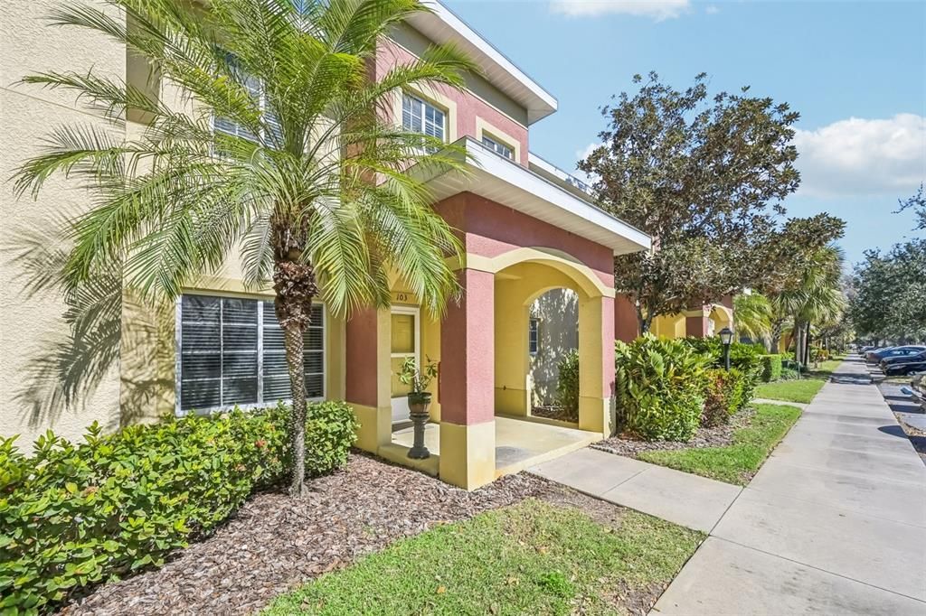 For Sale: $230,000 (2 beds, 2 baths, 1429 Square Feet)