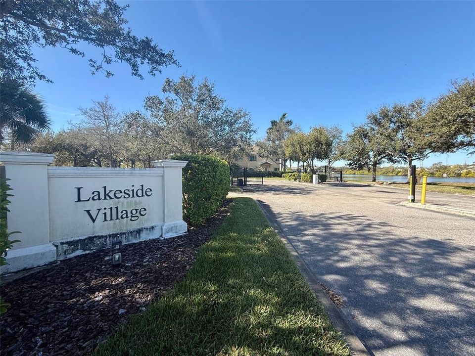For Sale: $230,000 (2 beds, 2 baths, 1429 Square Feet)