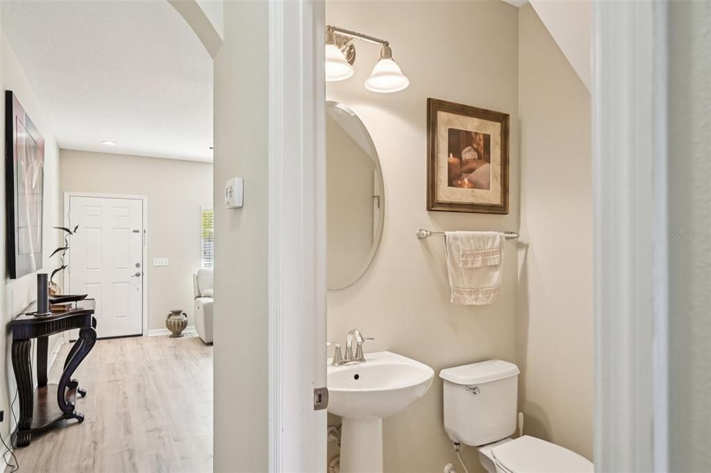 For Sale: $230,000 (2 beds, 2 baths, 1429 Square Feet)