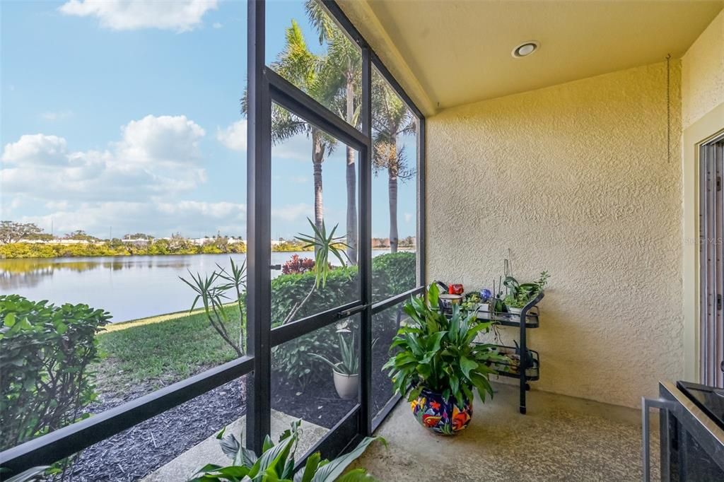 For Sale: $230,000 (2 beds, 2 baths, 1429 Square Feet)