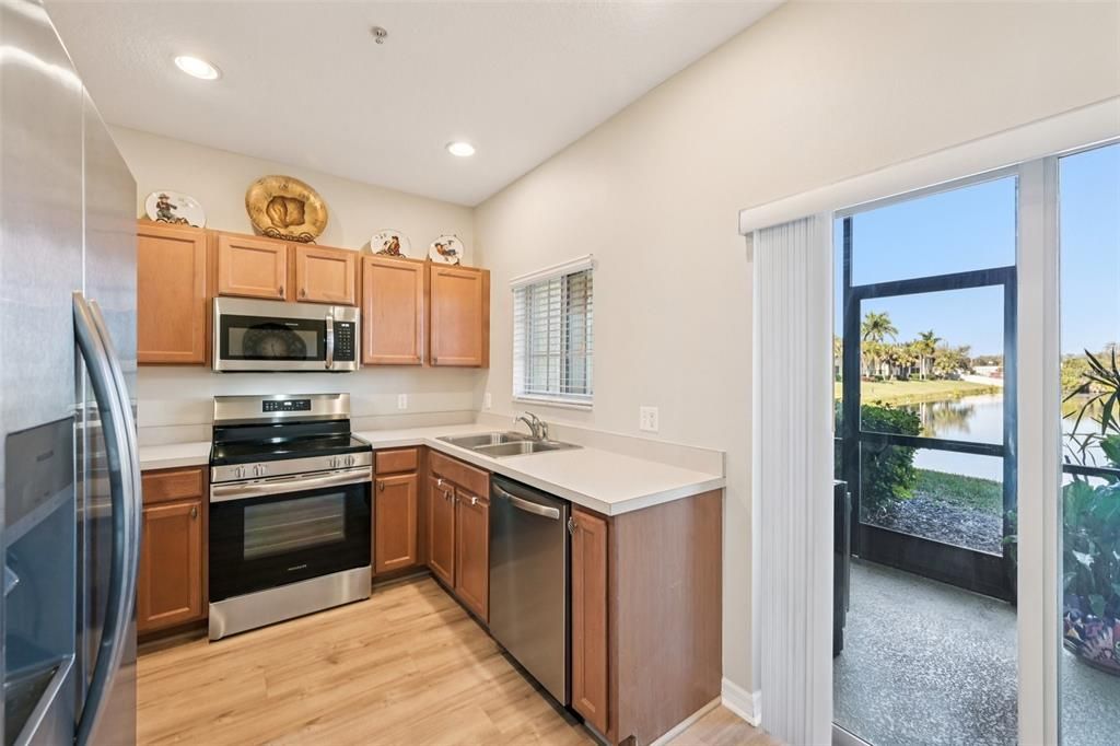 For Sale: $230,000 (2 beds, 2 baths, 1429 Square Feet)