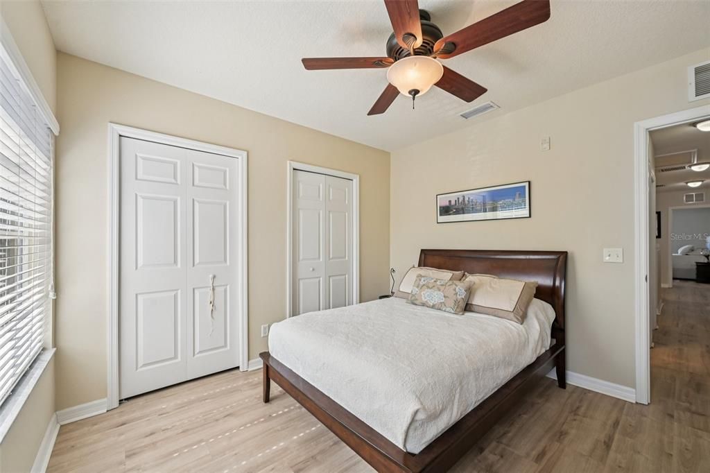 For Sale: $230,000 (2 beds, 2 baths, 1429 Square Feet)