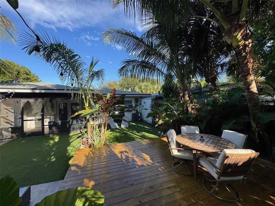 For Rent: $3,800 (2 beds, 1 baths, 875 Square Feet)