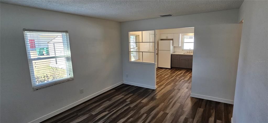 For Rent: $1,395 (2 beds, 1 baths, 1500 Square Feet)