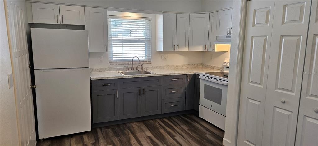 For Rent: $1,395 (2 beds, 1 baths, 1500 Square Feet)