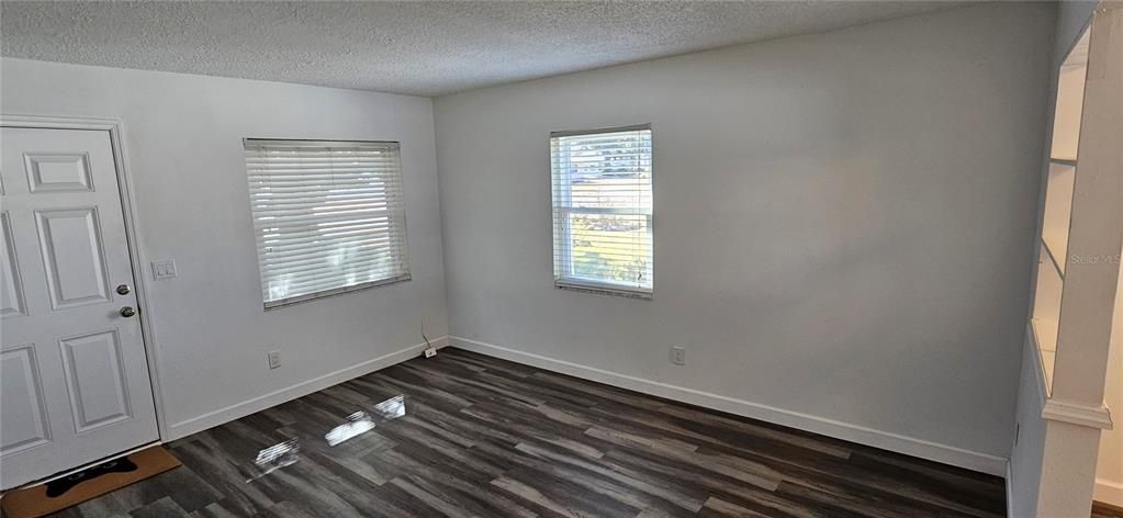 For Rent: $1,395 (2 beds, 1 baths, 1500 Square Feet)