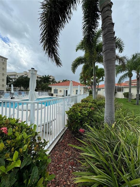 For Sale: $475,000 (4 beds, 3 baths, 1694 Square Feet)