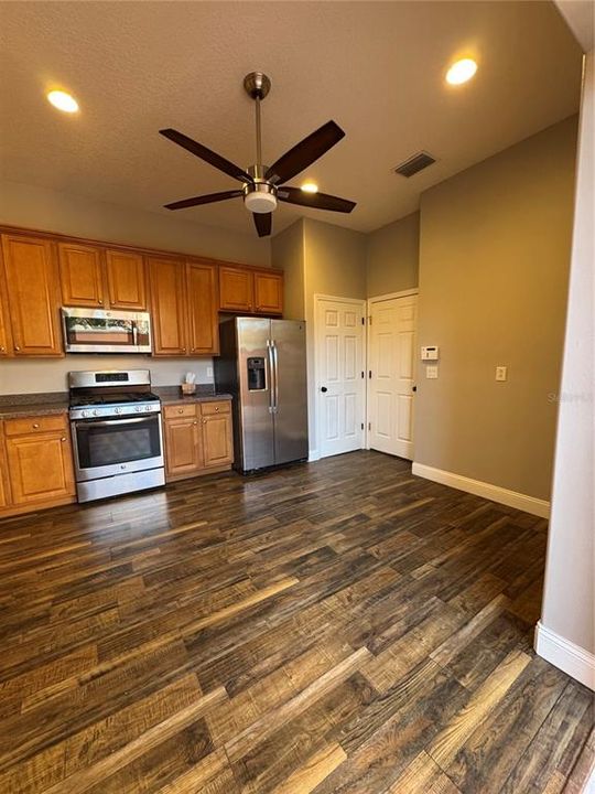 For Sale: $475,000 (4 beds, 3 baths, 1694 Square Feet)