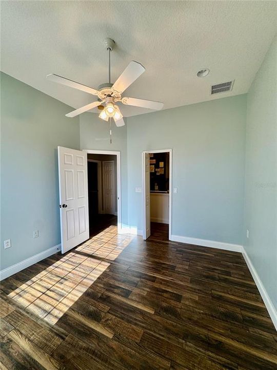 For Sale: $475,000 (4 beds, 3 baths, 1694 Square Feet)