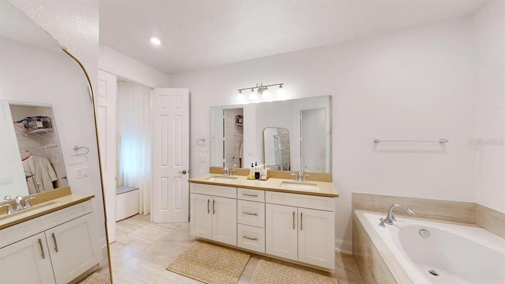 En Venta: $1,290,000 (5 camas, 5 baños, 3458 Pies cuadrados)