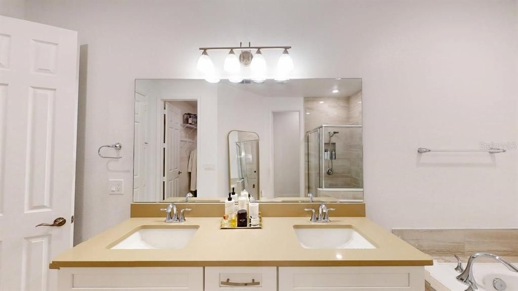 En Venta: $1,290,000 (5 camas, 5 baños, 3458 Pies cuadrados)