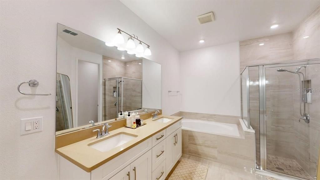 En Venta: $1,290,000 (5 camas, 5 baños, 3458 Pies cuadrados)