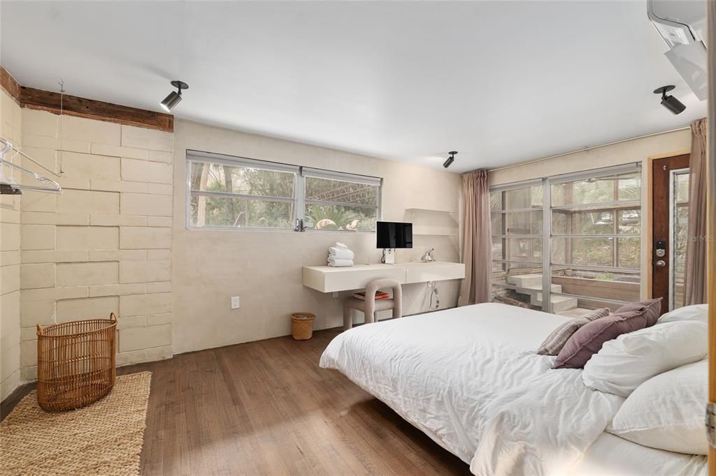 For Sale: $1,999,000 (4 beds, 3 baths, 2797 Square Feet)