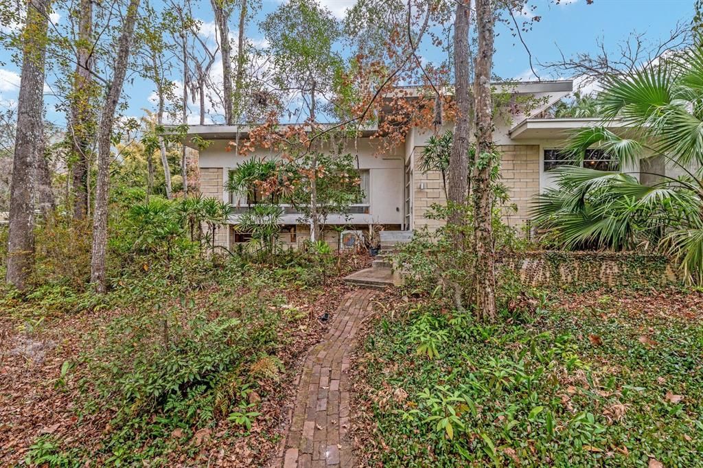 For Sale: $1,999,000 (4 beds, 3 baths, 2797 Square Feet)