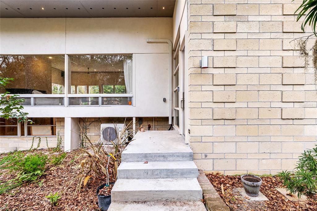 For Sale: $1,999,000 (4 beds, 3 baths, 2797 Square Feet)