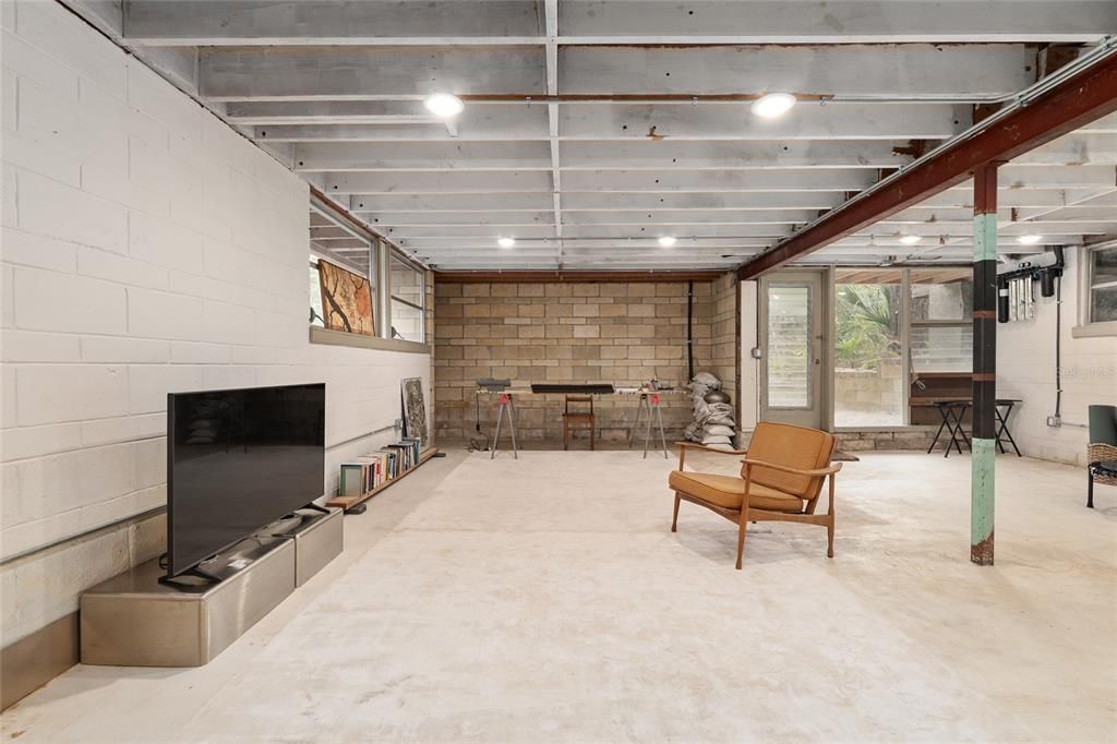 For Sale: $1,999,000 (4 beds, 3 baths, 2797 Square Feet)