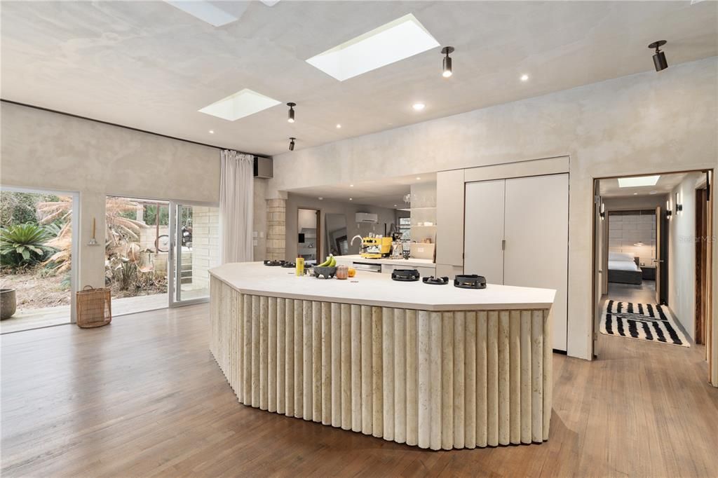 For Sale: $1,999,000 (4 beds, 3 baths, 2797 Square Feet)