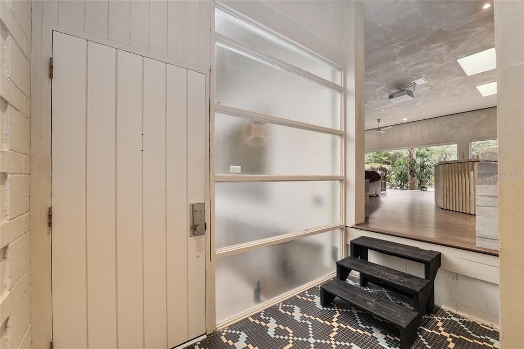 For Sale: $1,999,000 (4 beds, 3 baths, 2797 Square Feet)