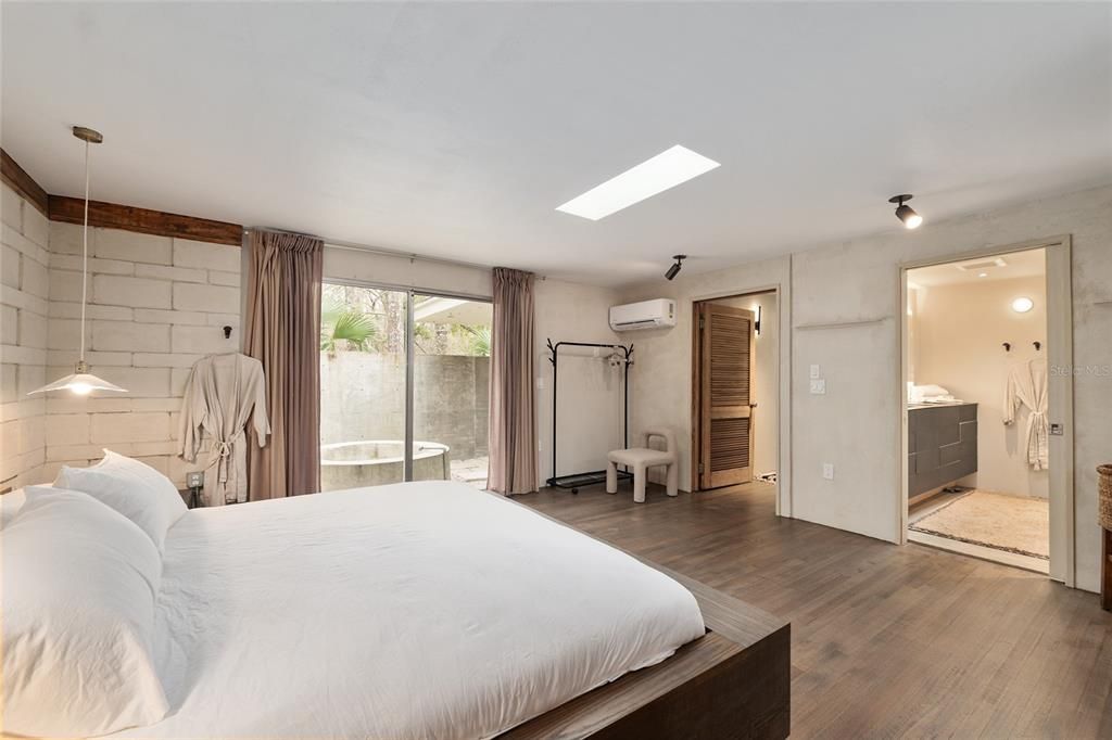 For Sale: $1,999,000 (4 beds, 3 baths, 2797 Square Feet)