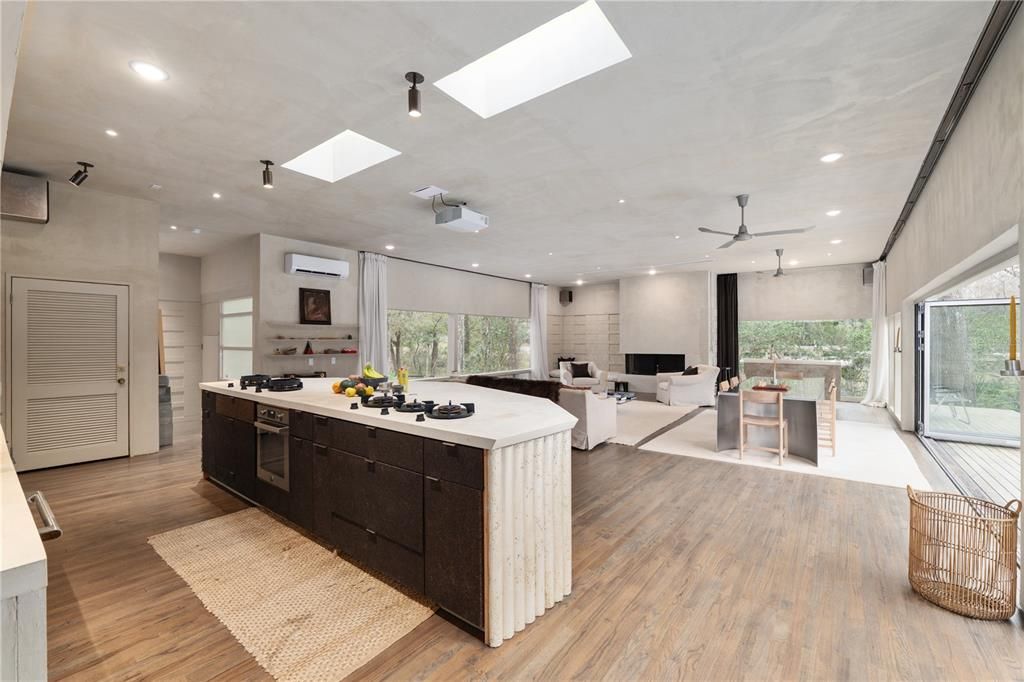 For Sale: $1,999,000 (4 beds, 3 baths, 2797 Square Feet)