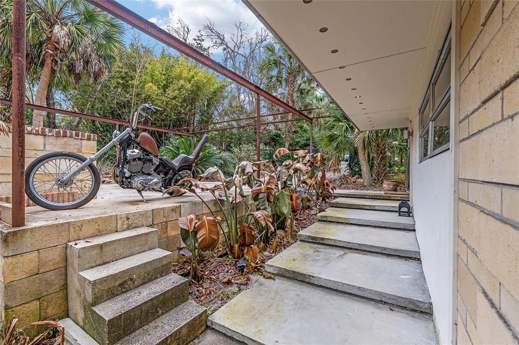 For Sale: $1,999,000 (4 beds, 3 baths, 2797 Square Feet)