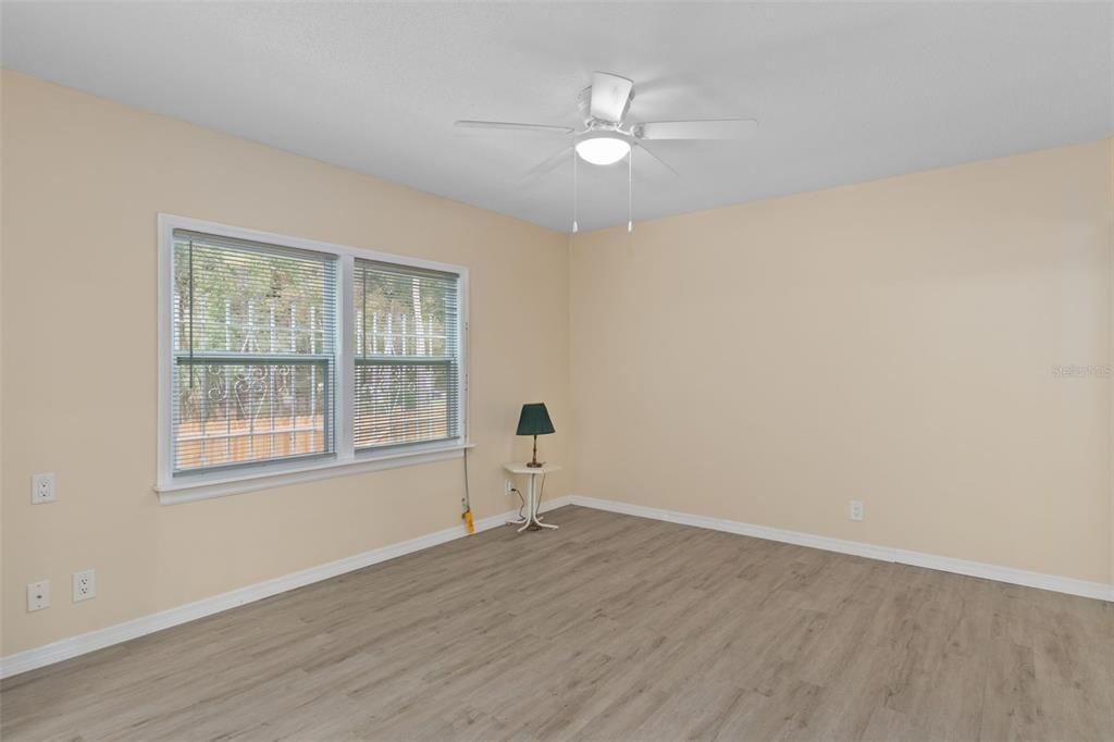 На продажу: $225,000 (3 спален, 2 ванн, 1500 Квадратных фут)