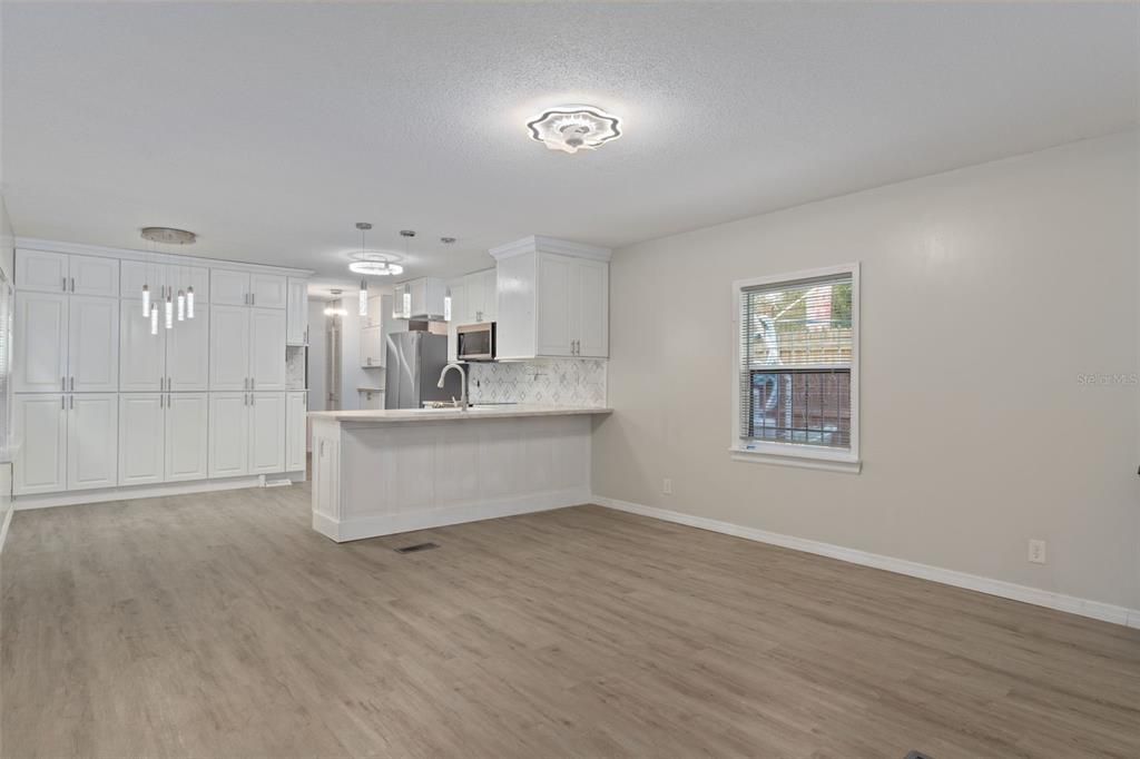 На продажу: $225,000 (3 спален, 2 ванн, 1500 Квадратных фут)