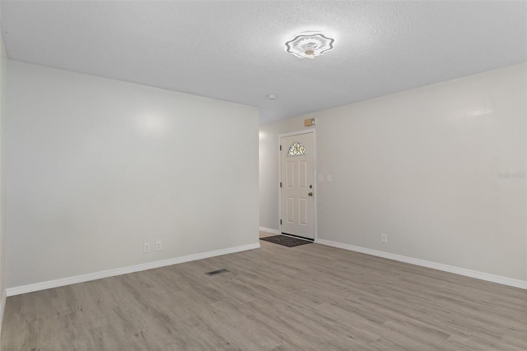 На продажу: $225,000 (3 спален, 2 ванн, 1500 Квадратных фут)