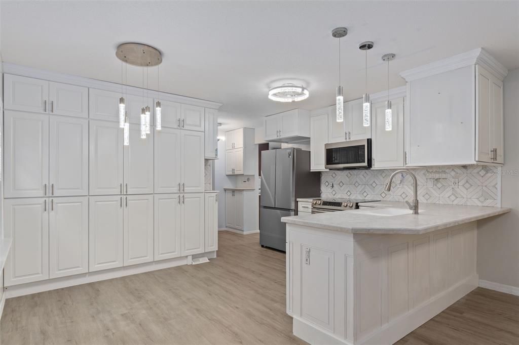 На продажу: $225,000 (3 спален, 2 ванн, 1500 Квадратных фут)