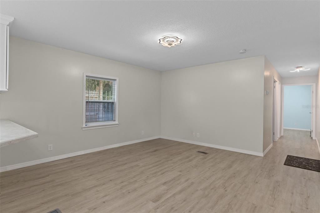 На продажу: $225,000 (3 спален, 2 ванн, 1500 Квадратных фут)