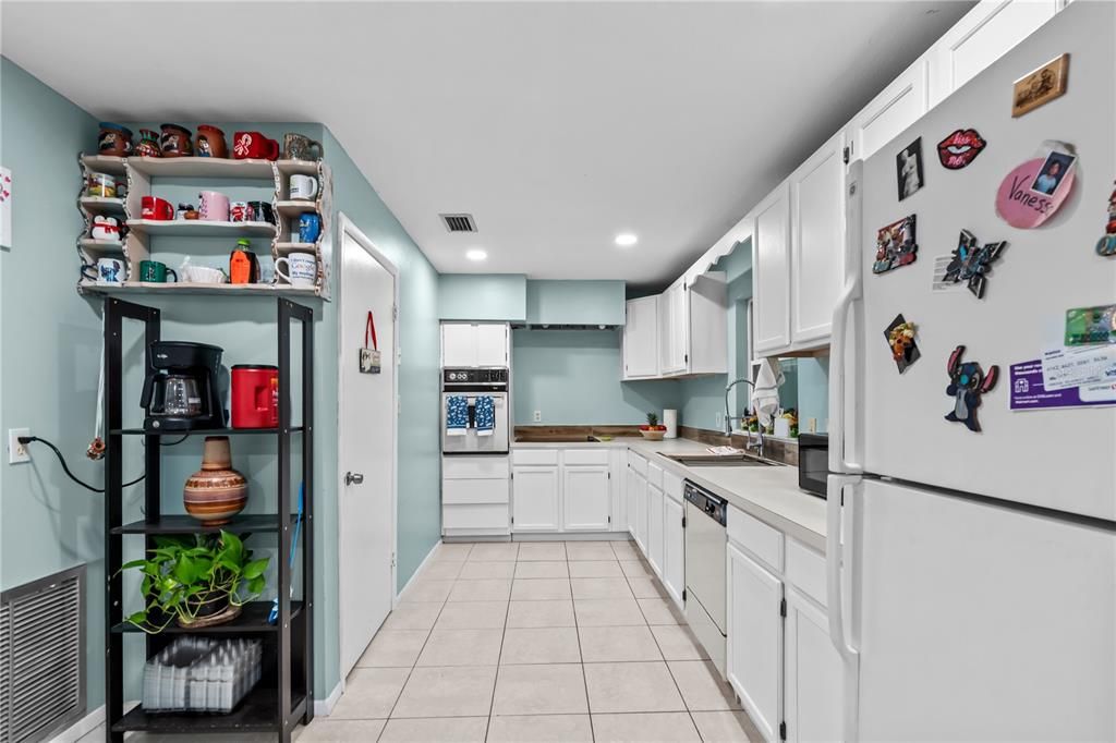 En Venta: $330,000 (3 camas, 2 baños, 1460 Pies cuadrados)