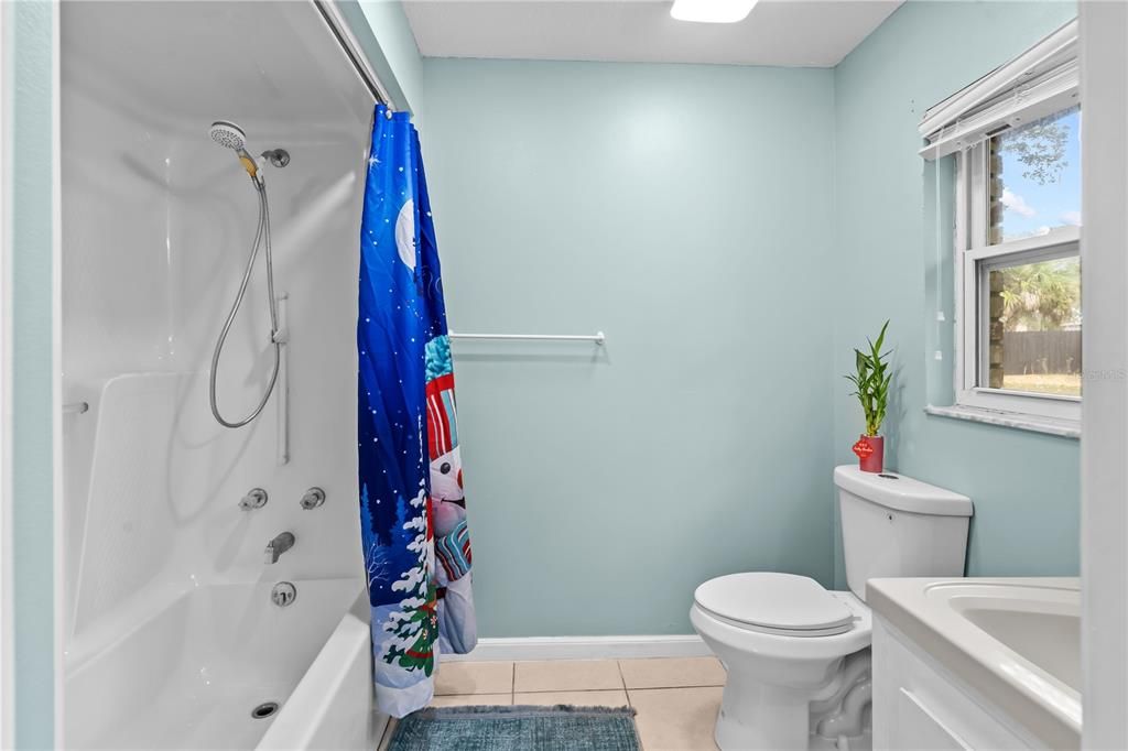 En Venta: $330,000 (3 camas, 2 baños, 1460 Pies cuadrados)