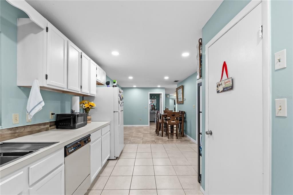 En Venta: $330,000 (3 camas, 2 baños, 1460 Pies cuadrados)