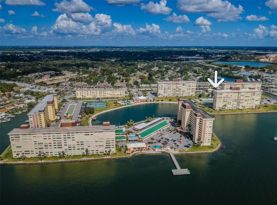 Active With Contract: $169,900 (1 beds, 1 baths, 815 Square Feet)