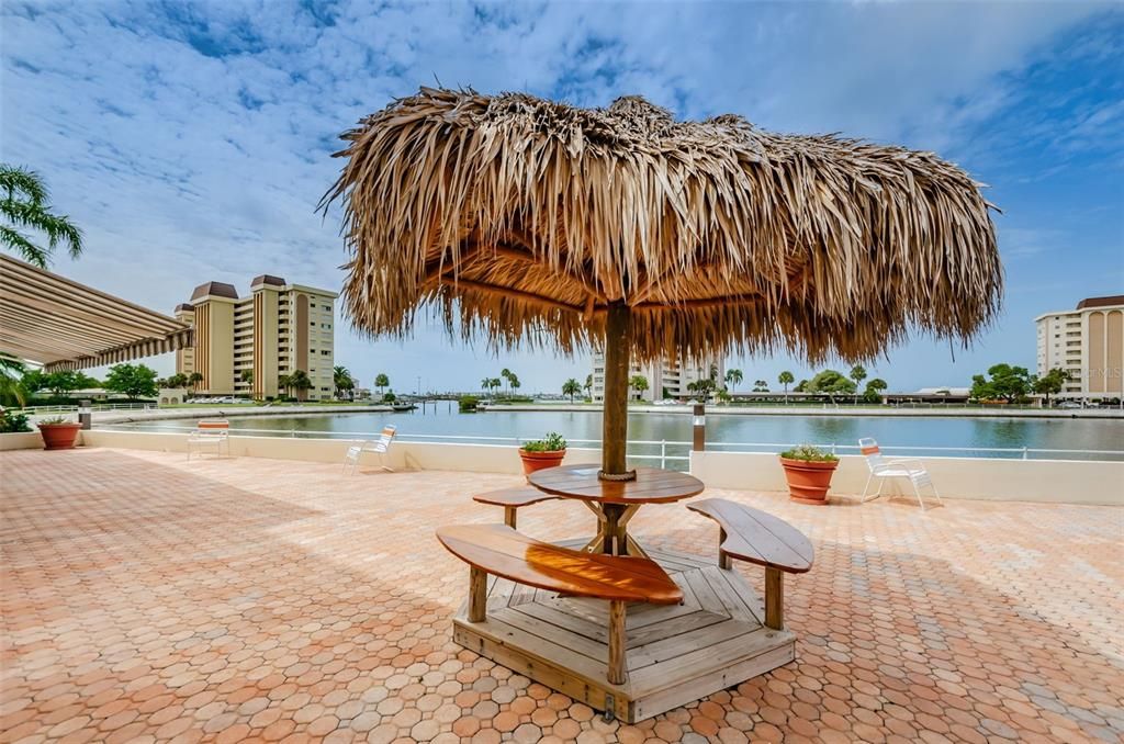 Active With Contract: $169,900 (1 beds, 1 baths, 815 Square Feet)