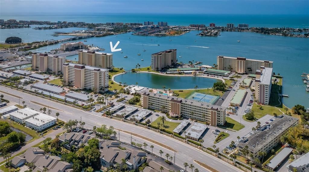Active With Contract: $169,900 (1 beds, 1 baths, 815 Square Feet)