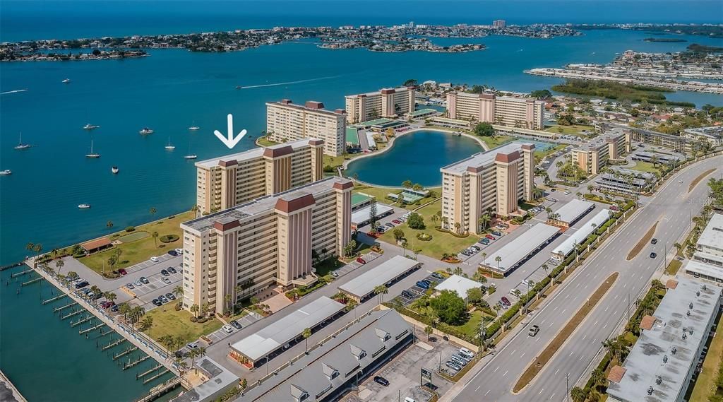 Active With Contract: $169,900 (1 beds, 1 baths, 815 Square Feet)