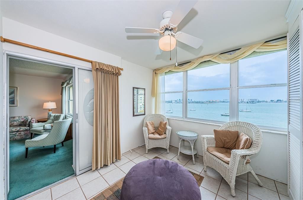 Active With Contract: $169,900 (1 beds, 1 baths, 815 Square Feet)