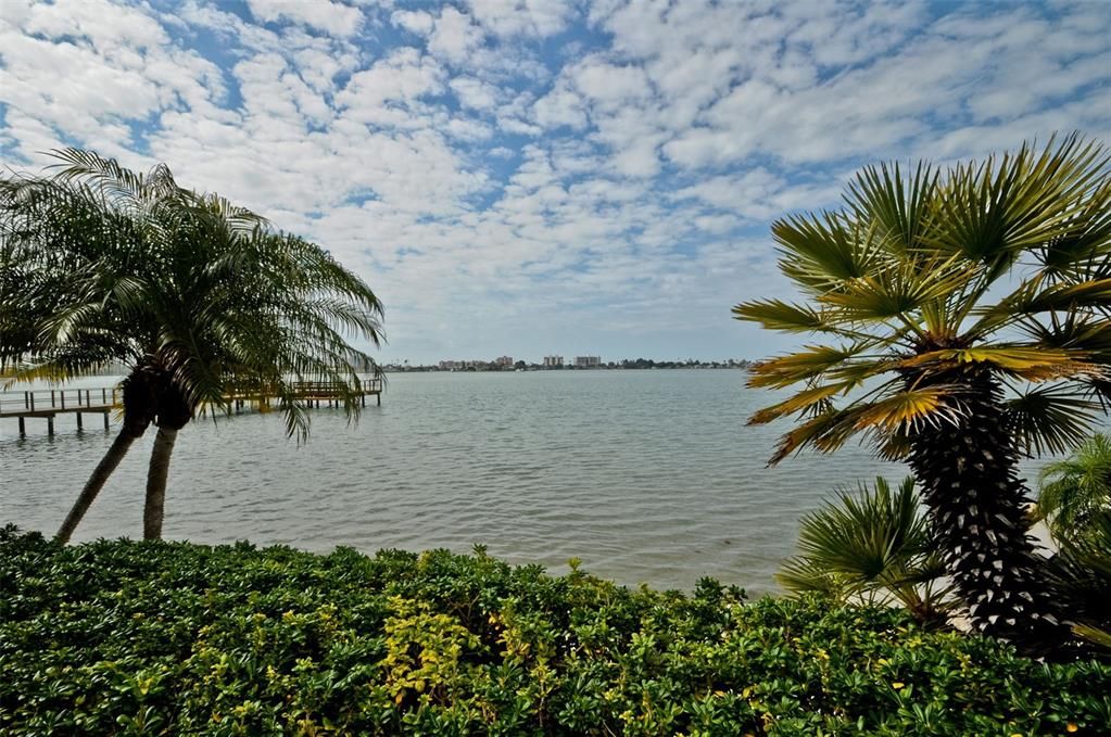 Active With Contract: $169,900 (1 beds, 1 baths, 815 Square Feet)