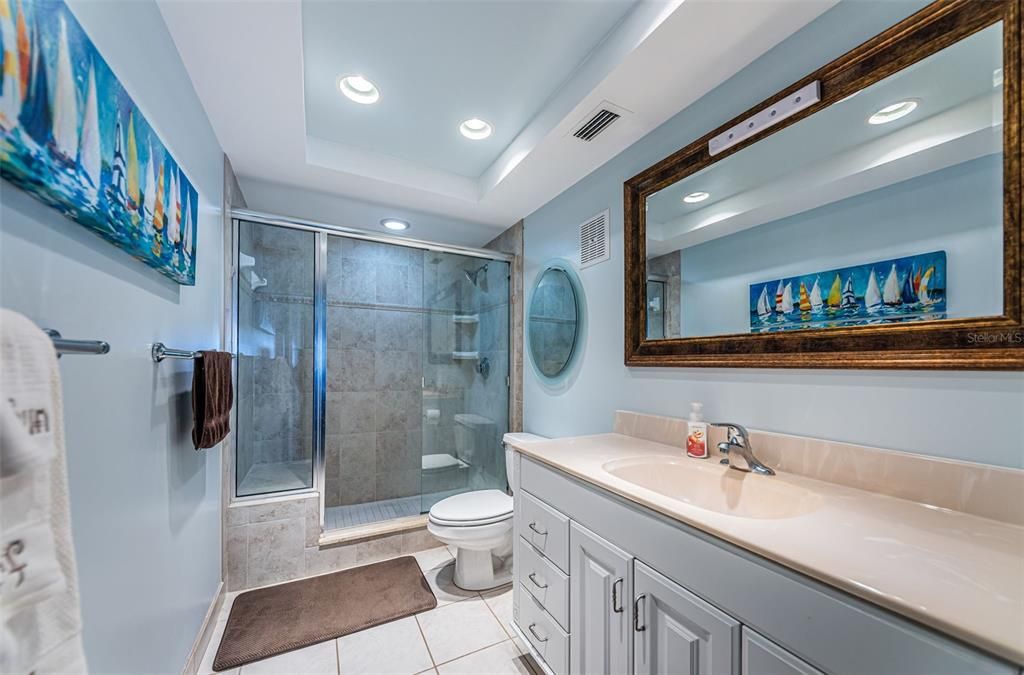 Active With Contract: $169,900 (1 beds, 1 baths, 815 Square Feet)