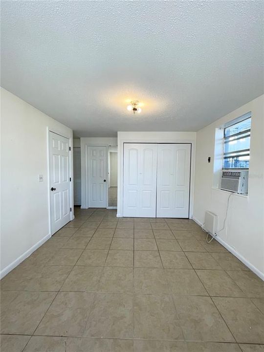 For Rent: $900 (1 beds, 1 baths, 500 Square Feet)