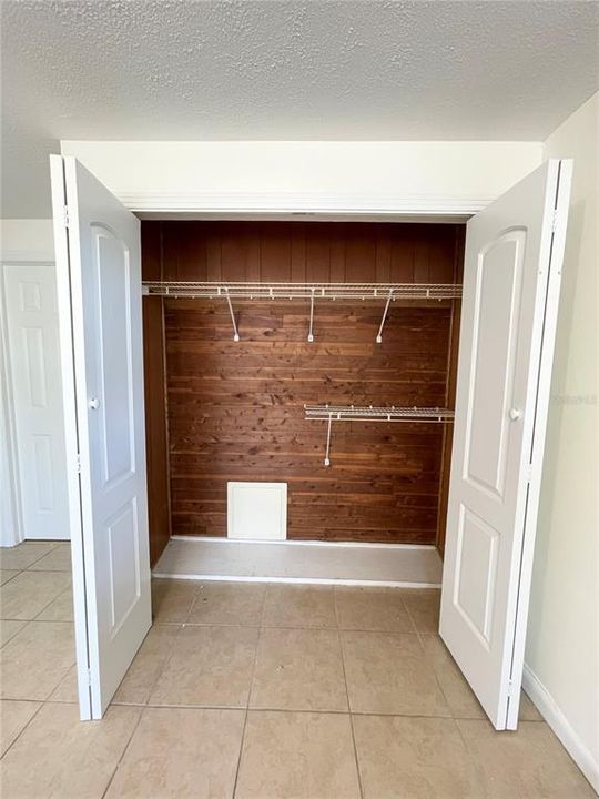 For Rent: $900 (1 beds, 1 baths, 500 Square Feet)