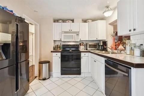 待售: $550,000 (3 贝兹, 0 浴室, 1816 平方英尺)