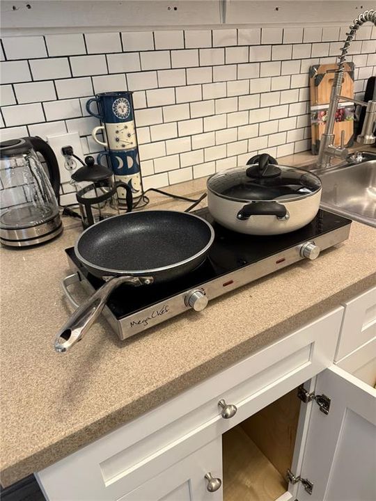 待售: $550,000 (3 贝兹, 0 浴室, 1816 平方英尺)