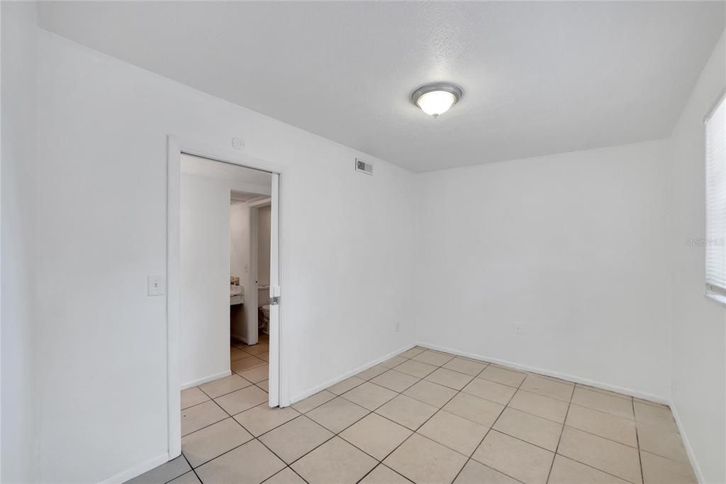 Activo con contrato: $599,000 (8 camas, 0 baños, 1576 Pies cuadrados)