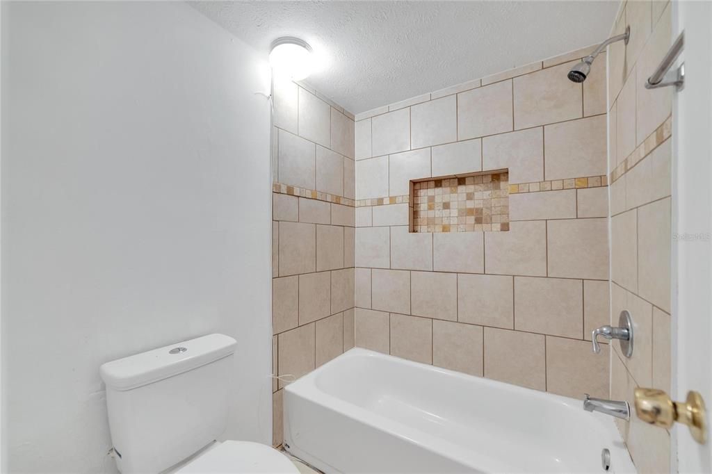 Activo con contrato: $599,000 (8 camas, 0 baños, 1576 Pies cuadrados)