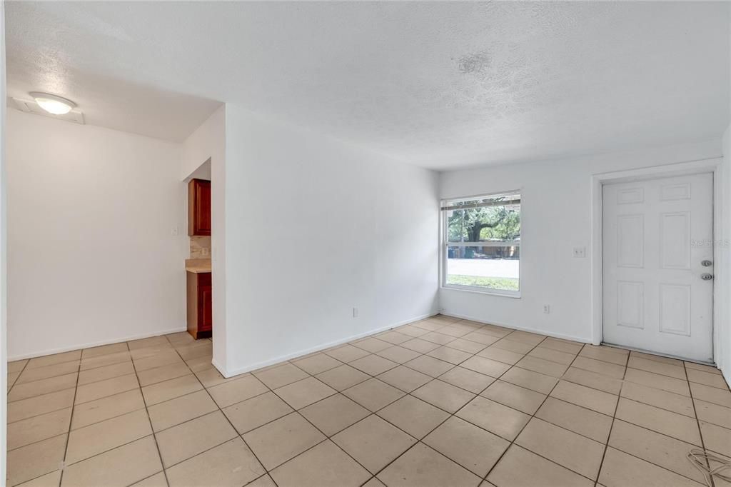 Activo con contrato: $599,000 (8 camas, 0 baños, 1576 Pies cuadrados)